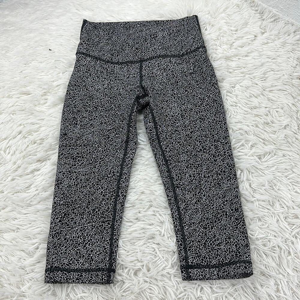 Lululemon Wunder Under Hi-Rise 1/2 Tight (17") Luon Crackle Jaquard Black White
